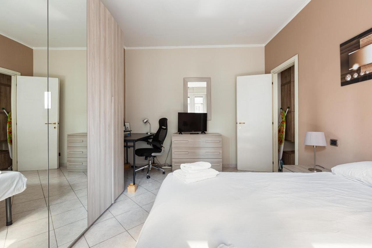 Appartement Udine M2 Balcony Apt à Milan Extérieur photo
