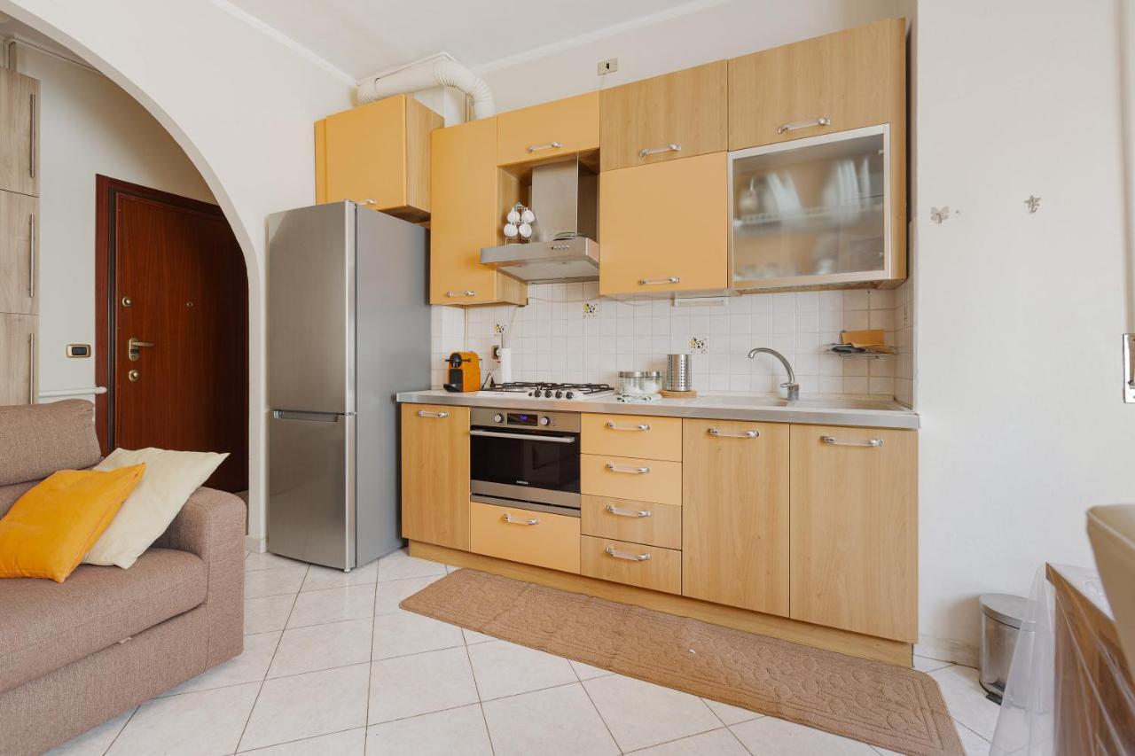 Appartement Udine M2 Balcony Apt à Milan Extérieur photo