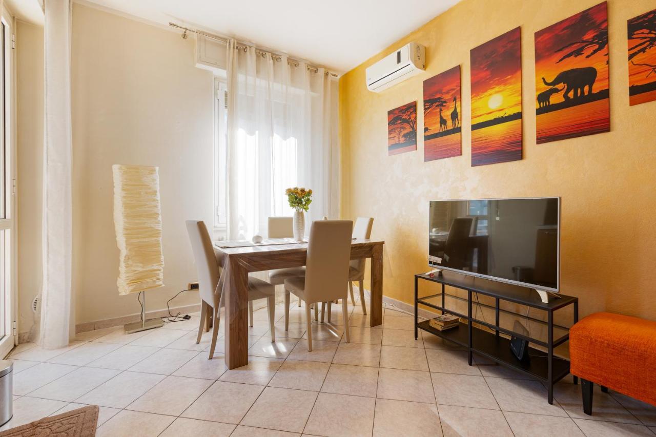Appartement Udine M2 Balcony Apt à Milan Extérieur photo