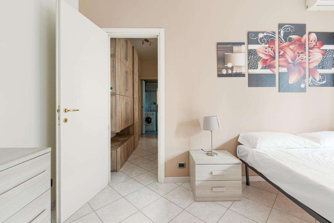 Appartement Udine M2 Balcony Apt à Milan Extérieur photo