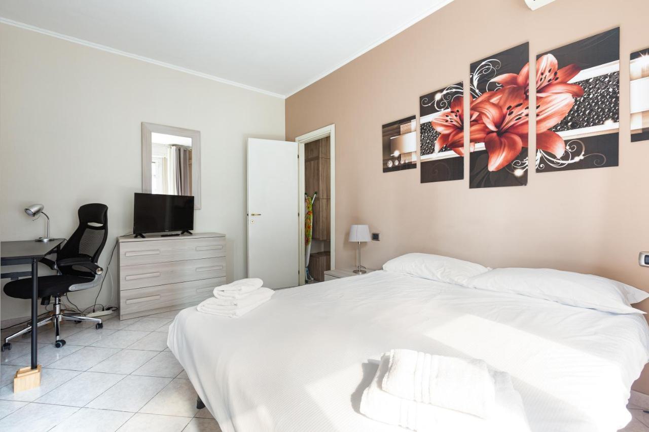Appartement Udine M2 Balcony Apt à Milan Extérieur photo